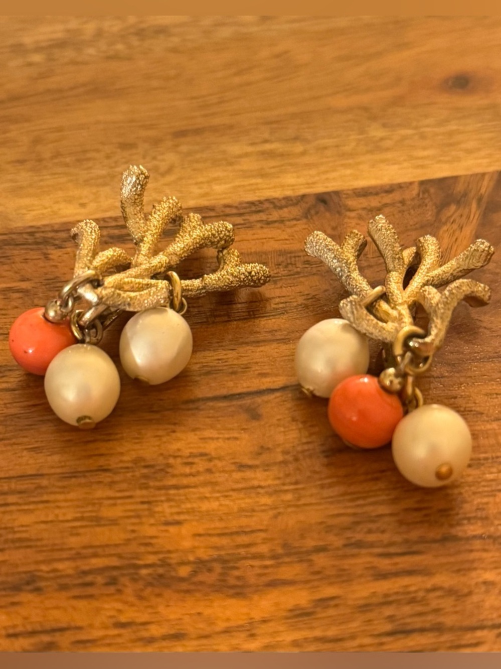 RARE NAPIER Gold Coral Branch Drop VTG Earrings with Pearl and Coral Beads - Picture 3 of 11